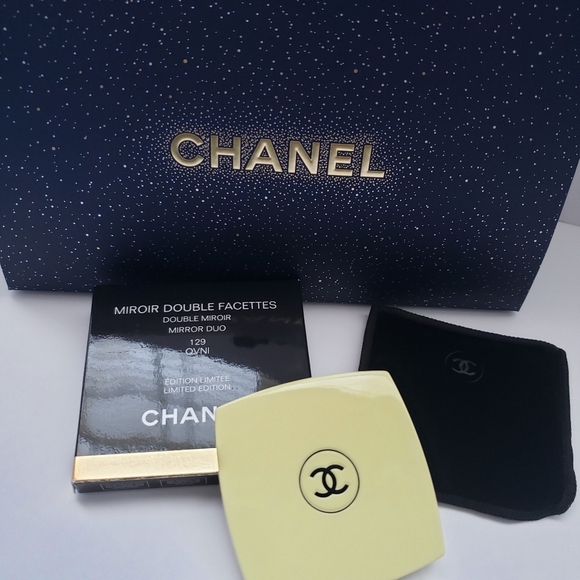 💖100% Authentic CHANEL Limited Edition Compact Mirror, OVNI (Yellow) *NEW - Picture 3 of 14